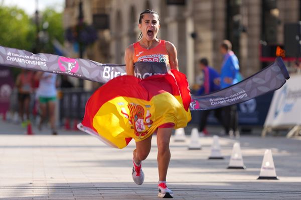 María Pérez competing in half marathon race walk at European Championships in Birmingham