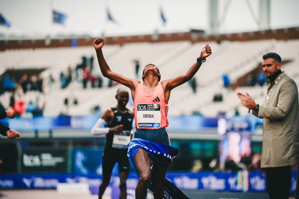 Ethiopian Runner Breaks Marathon Record at 32
