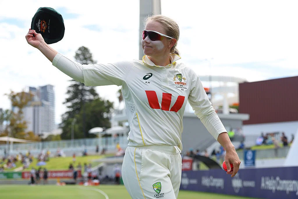 Alyssa Healy Retires as Australia Dominates India in Test - Image 5