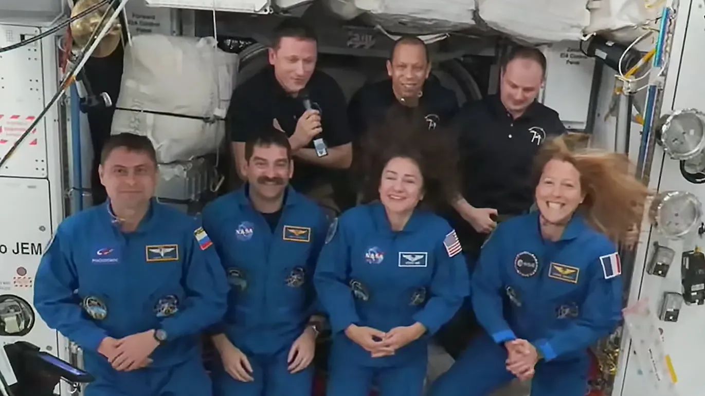 Space Station Back to Full Crew After NASA's Quick Work - Image 2