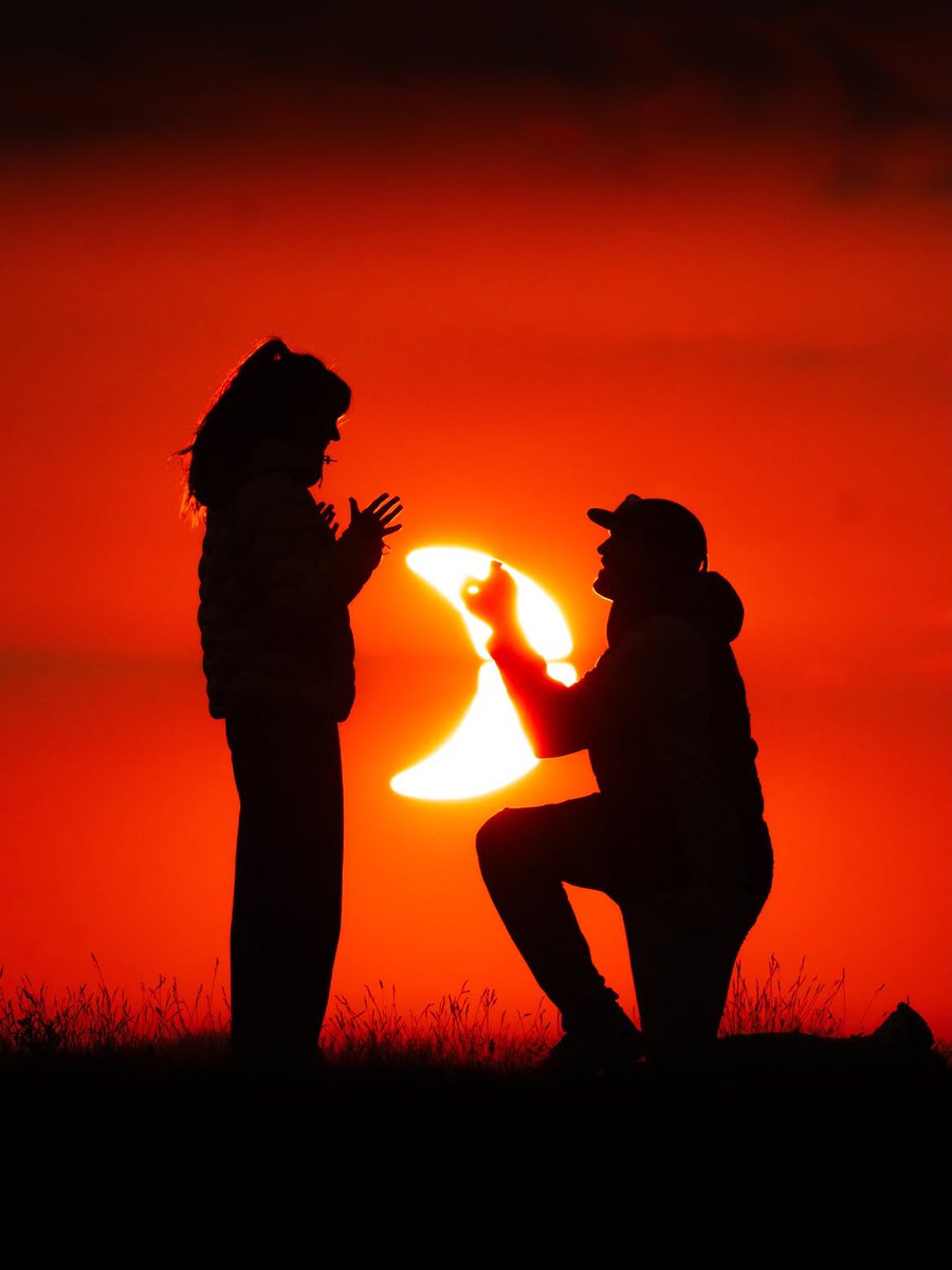 Eclipse Proposal in French Alps Goes Viral