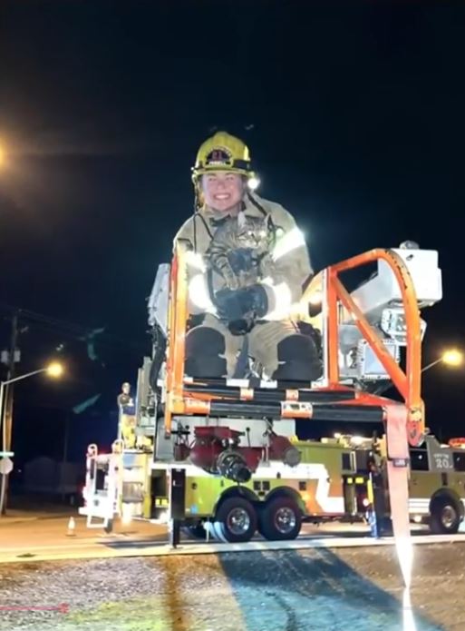 Oregon Firefighter Rescues Benny the Cat from Tree