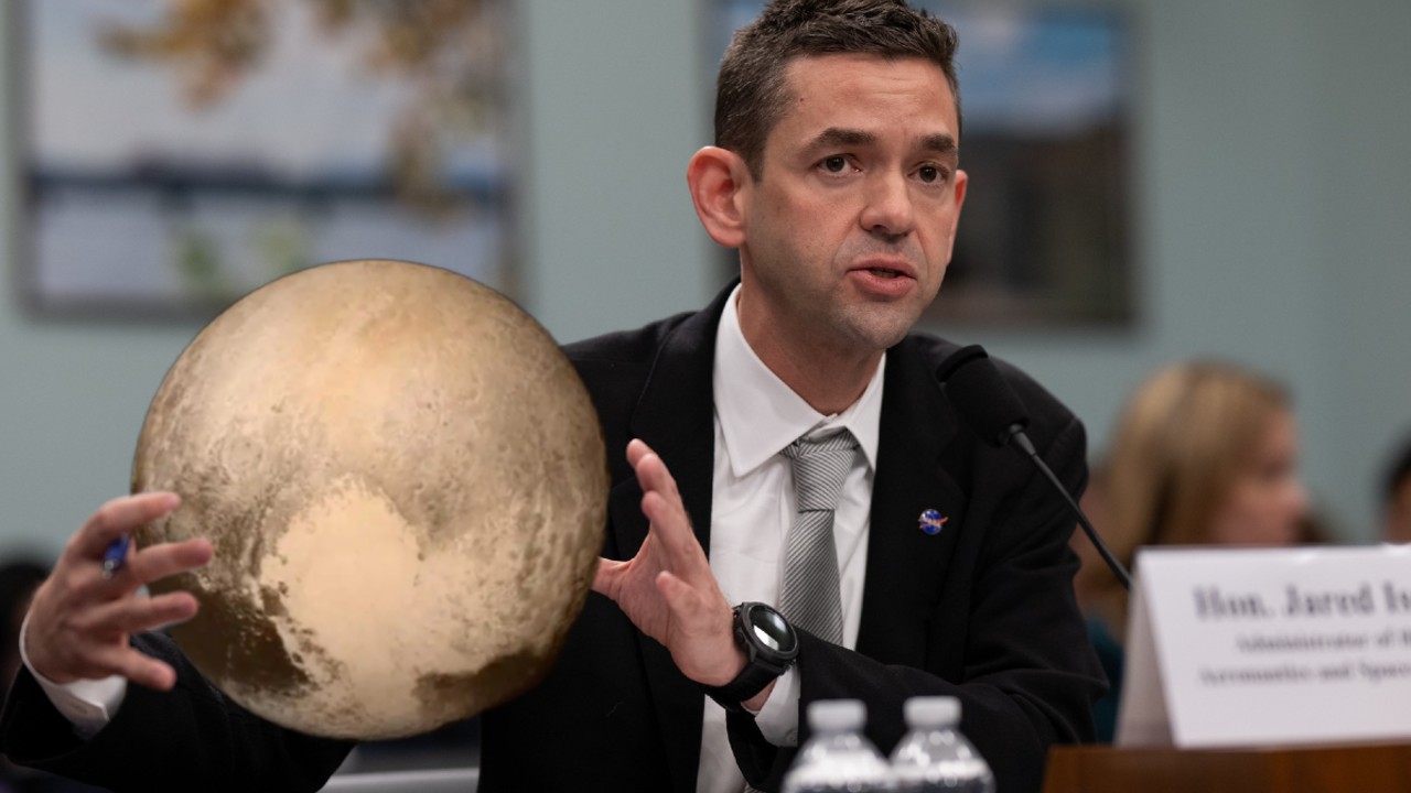 NASA Chief Fights to Make Pluto a Planet Again - Image 2