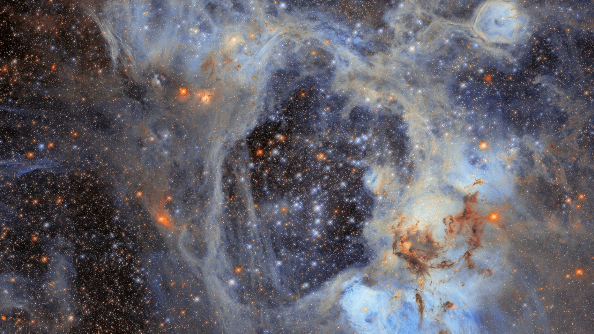 Hubble Spots 210-Light-Year 'Superbubble' in Neighbor Galaxy