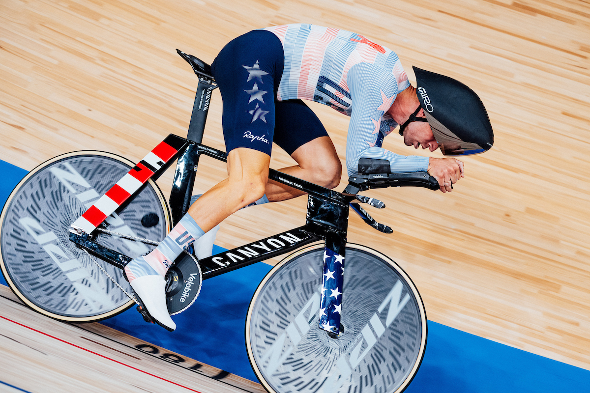 Cyclist Jonathan Milan Breaks 3:59 Barrier in World Record - Image 5