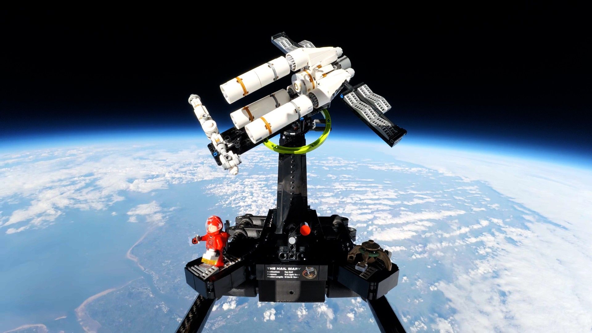 Lego Spaceship Soars 114,790 Feet, Sets World Record