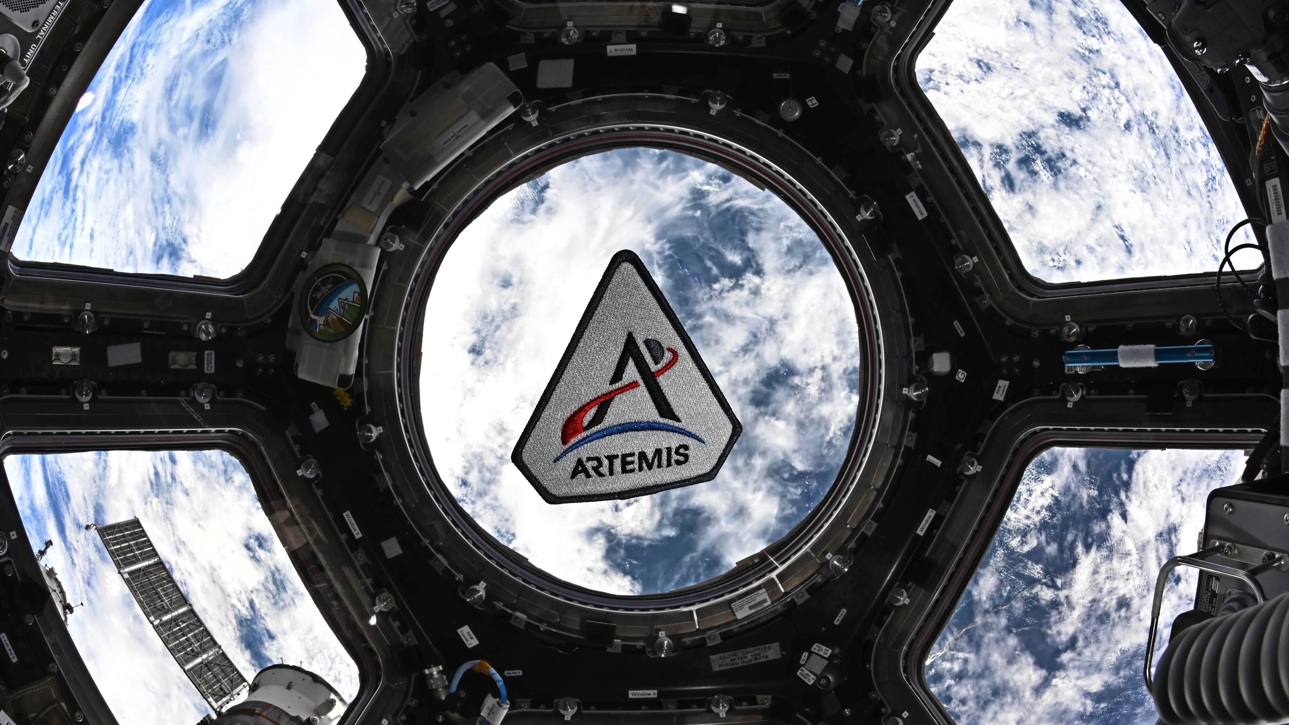 ISS Astronauts Watch Artemis 2 Launch From Orbit - Image 2