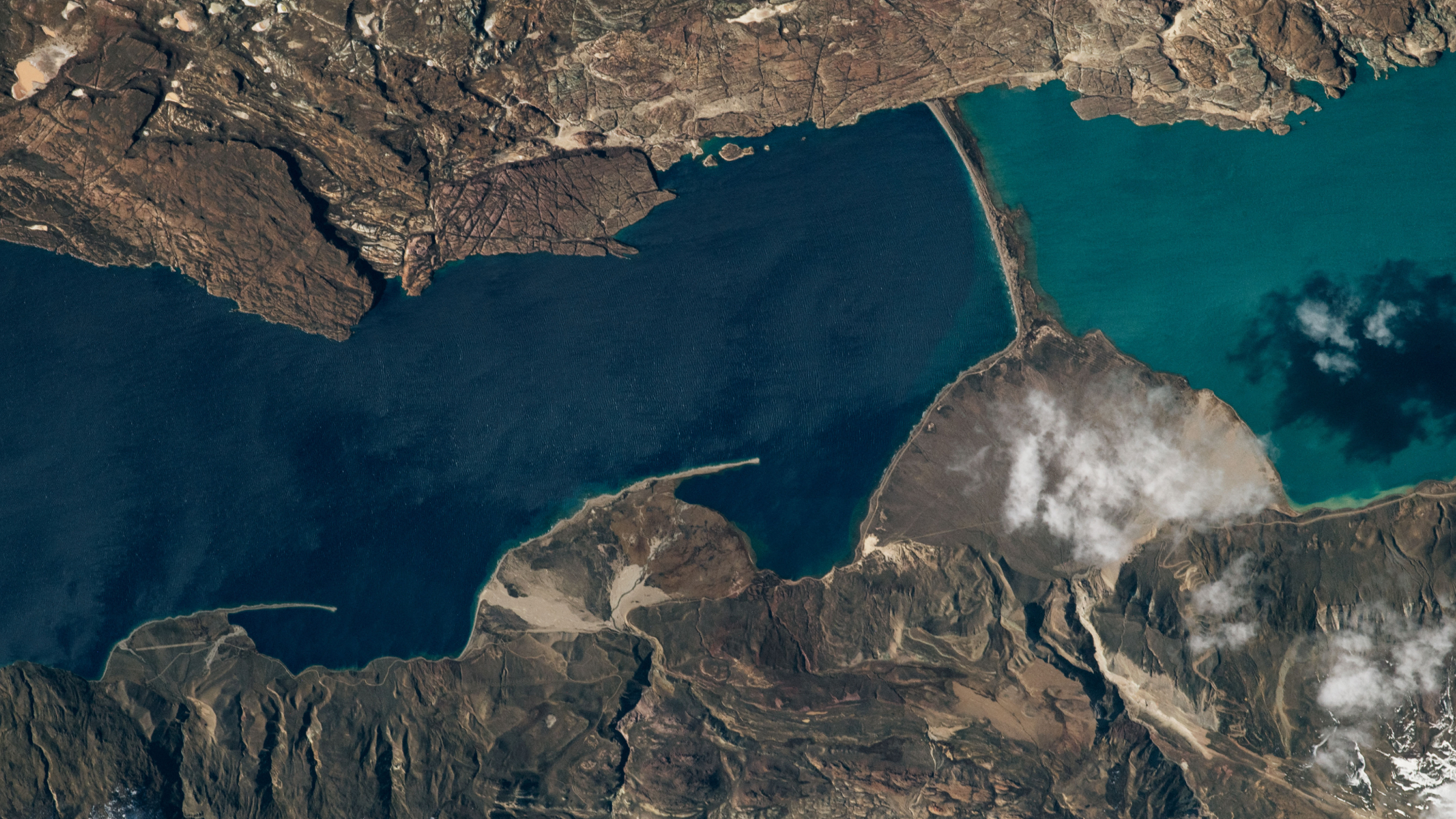 Stunning Space Photo Shows Utah's 'Silver Serpent' Lake - Image 5