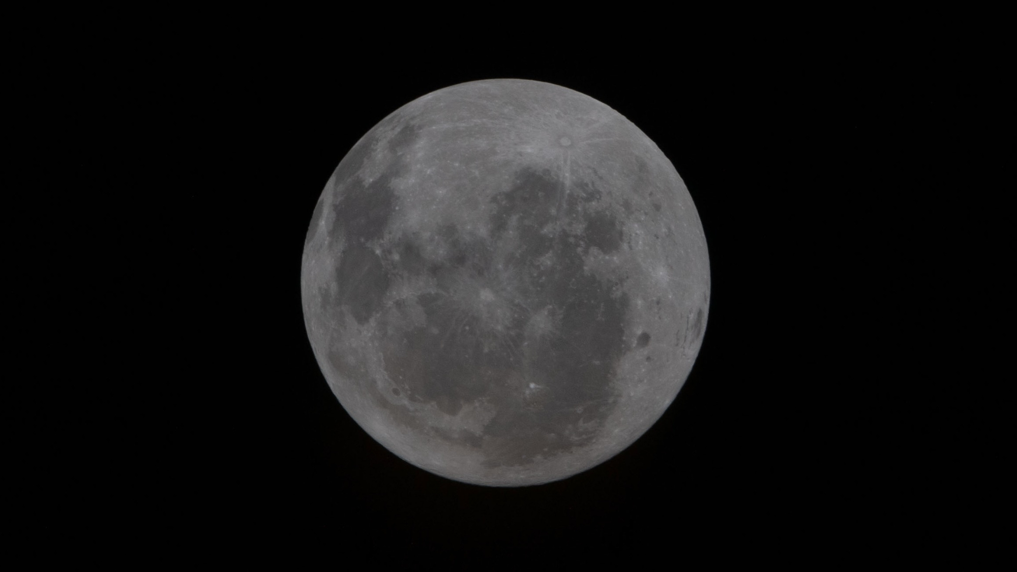 Humans Return to Lunar Space After 52 Years - Image 4