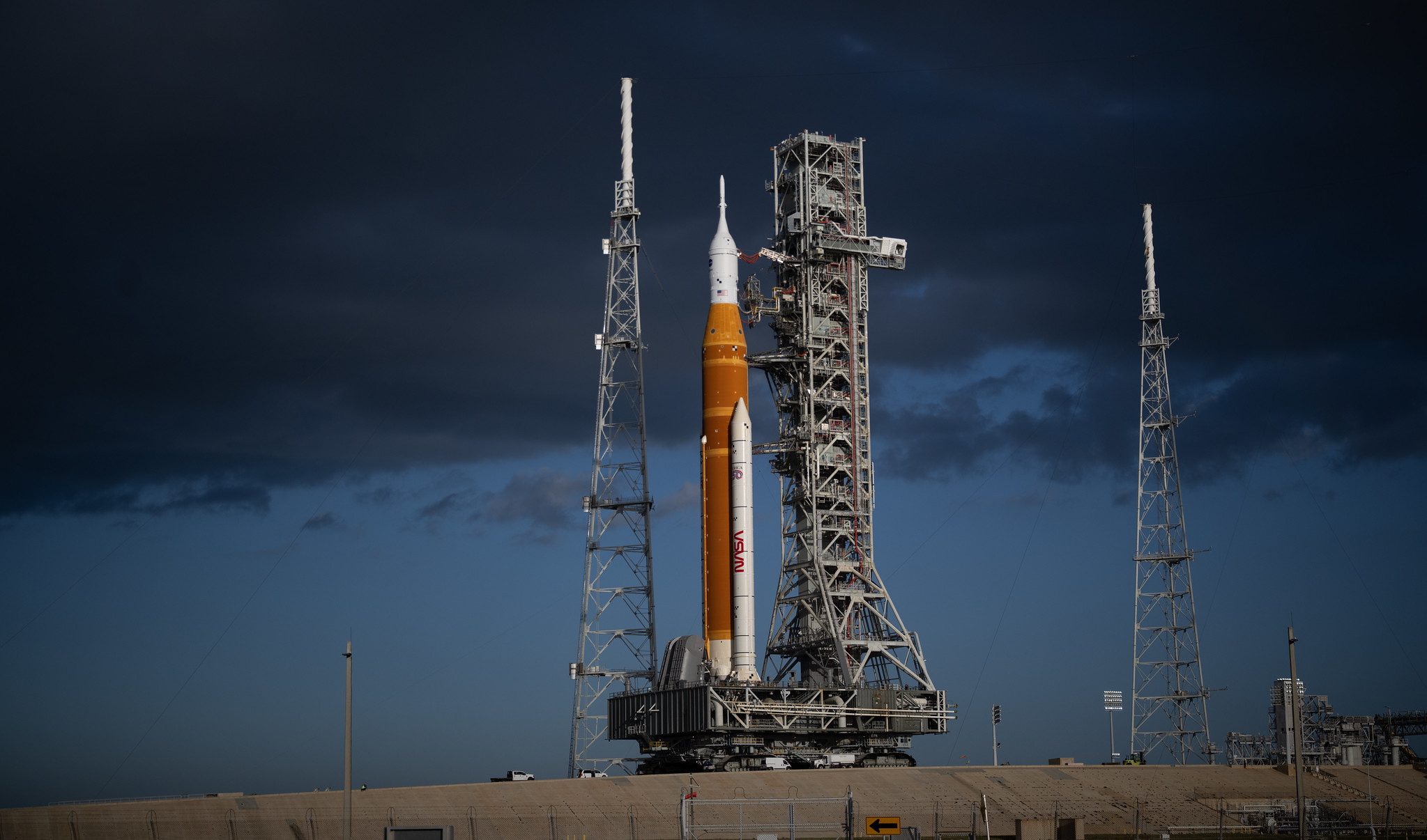 NASA's Artemis 2 Takes 4 Astronauts to Moon This Week - Image 4