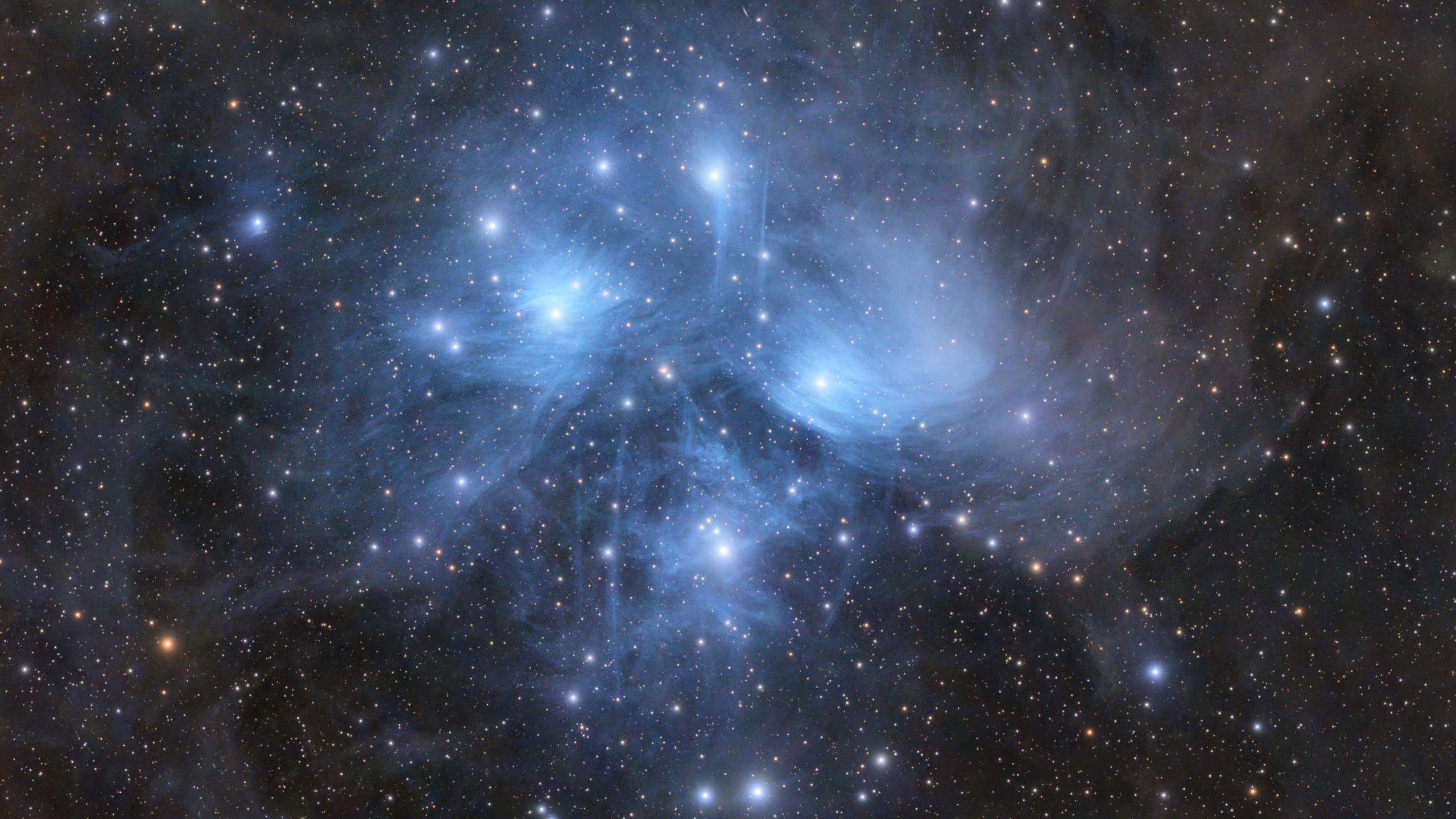 Photographer Captures Stunning 'Seven Sisters' Star Cluster