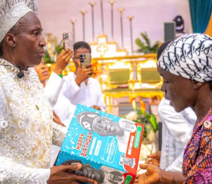 Nigerian Church Distributes Easter Food Packages to Families