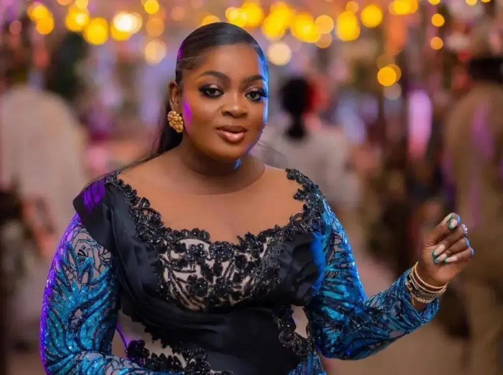 Nollywood Stars End Feud as Eniola Badmus Apologizes