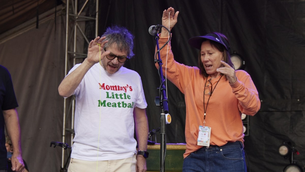 5,000 People Set Yo-Yo World Record at Massachusetts Festival