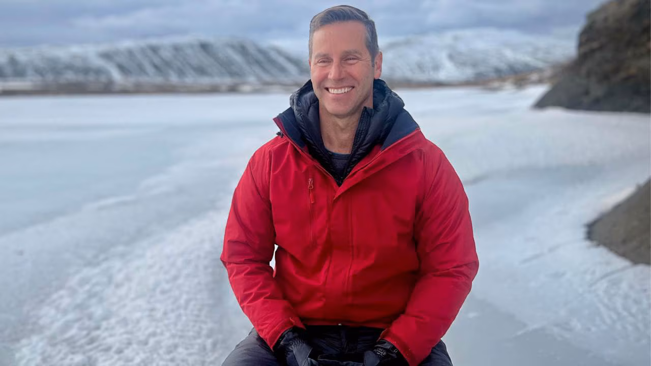 Psychologist Turns 30, Takes Up Freediving, Breaks Record
