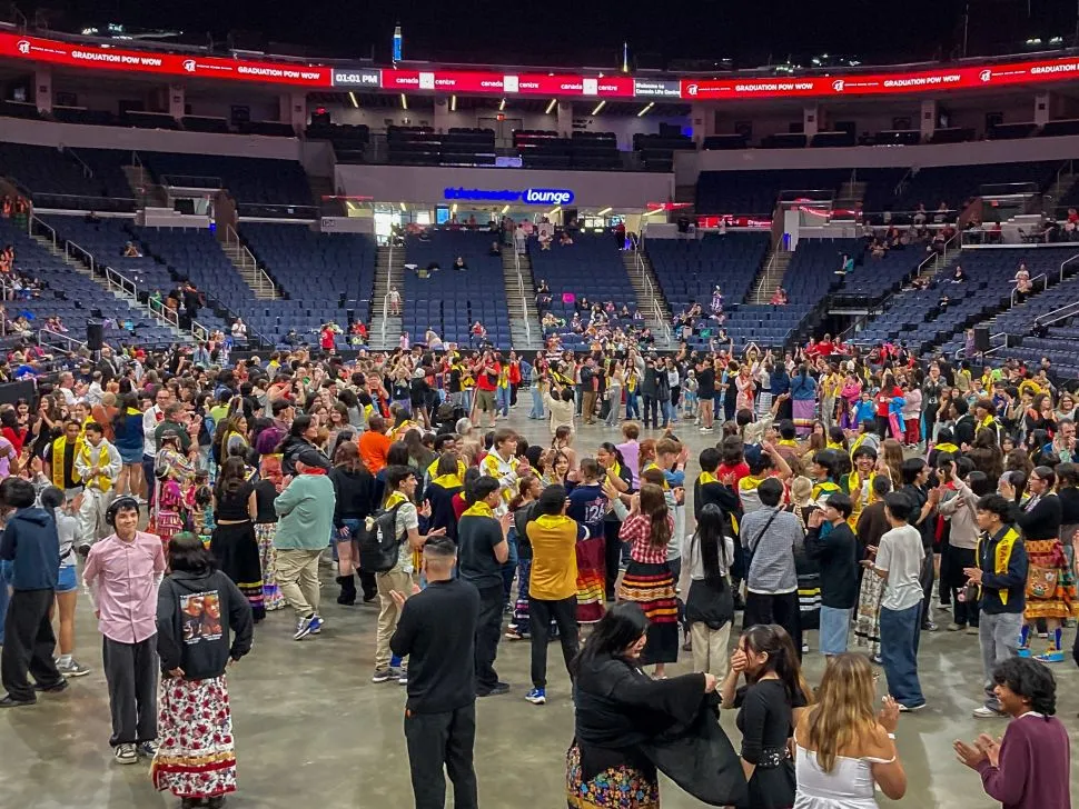 Winnipeg Hosts First Indigenous Graduation Pow Wow for 2,000 - Image 2
