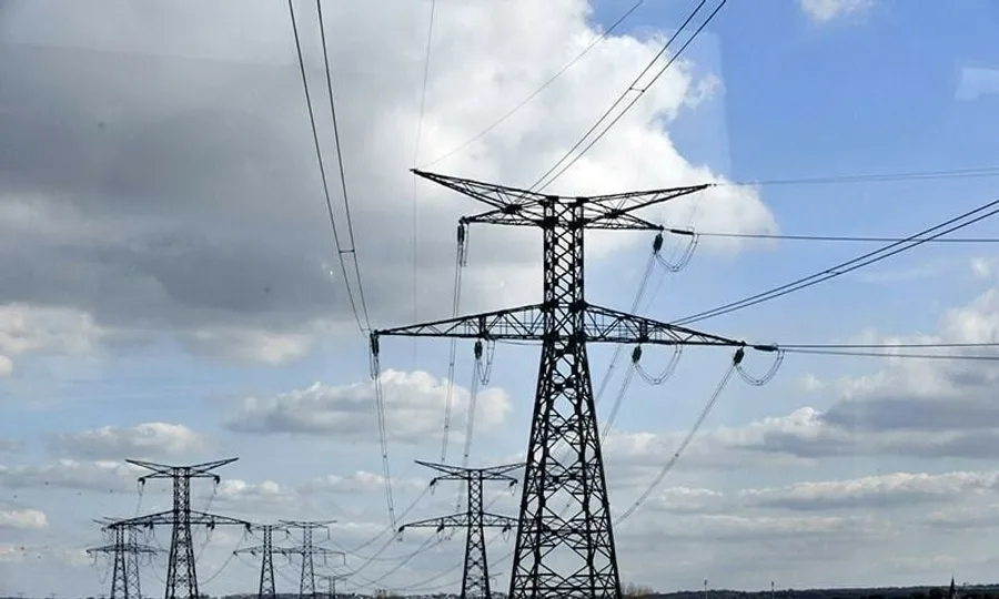 Pakistan's Solar Power Surpasses Nuclear for First Time