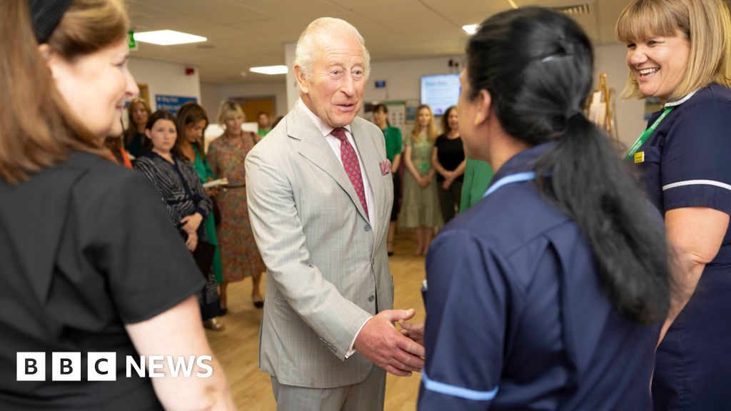 King Charles Bonds With Cancer Patients at New York Centre