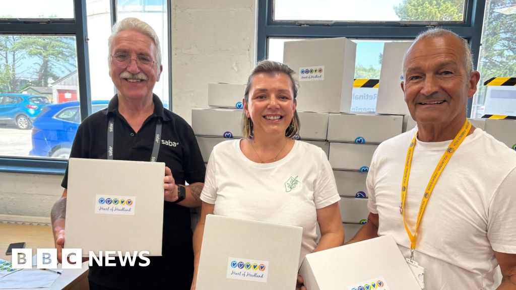 Cornwall Volunteers Pack 2,000 Care Boxes for Chemo Patients