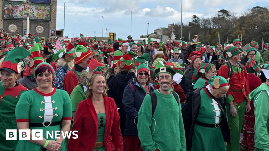 Weymouth Takes Second Shot at Christmas Elf Record