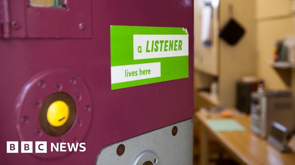 Prisoners Trained as Listeners Save Lives in London Jails