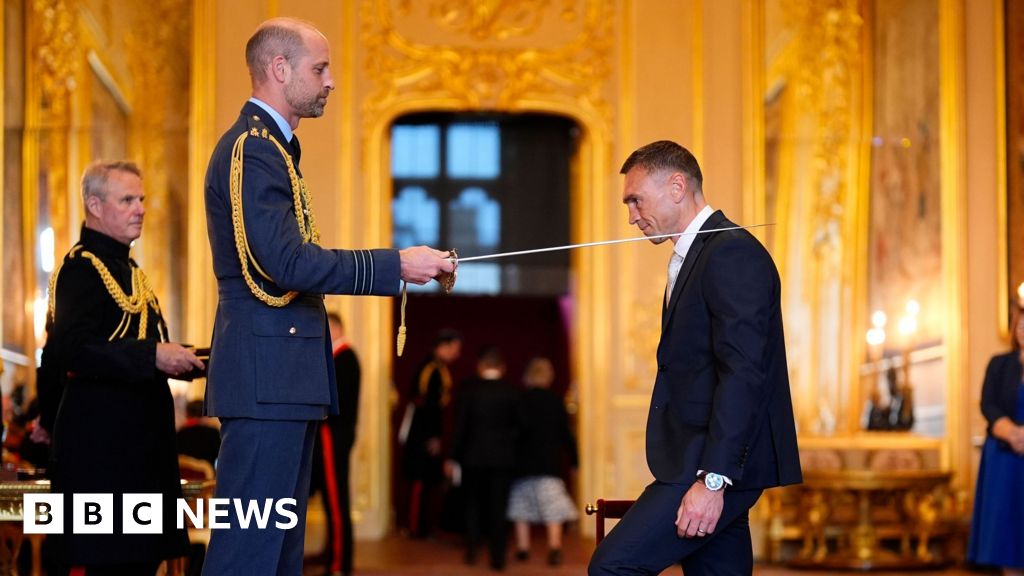 Rugby Legend Kevin Sinfield Knighted for £11M MND Campaign