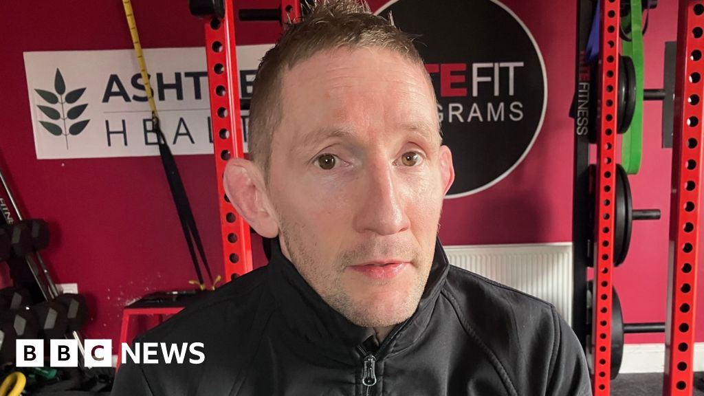 Gym Owner Breaks Chin-Up Record With 499 in One Hour