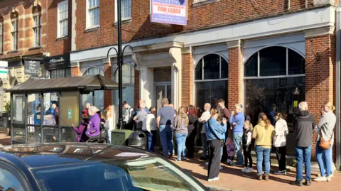 Vinyl Fans Queue From 4 AM for Record Store Day 2026 - Image 2