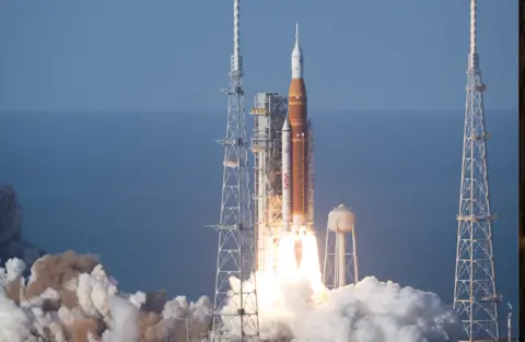 NASA's Artemis II Crew Aces Every Test on Moon Mission - Image 4