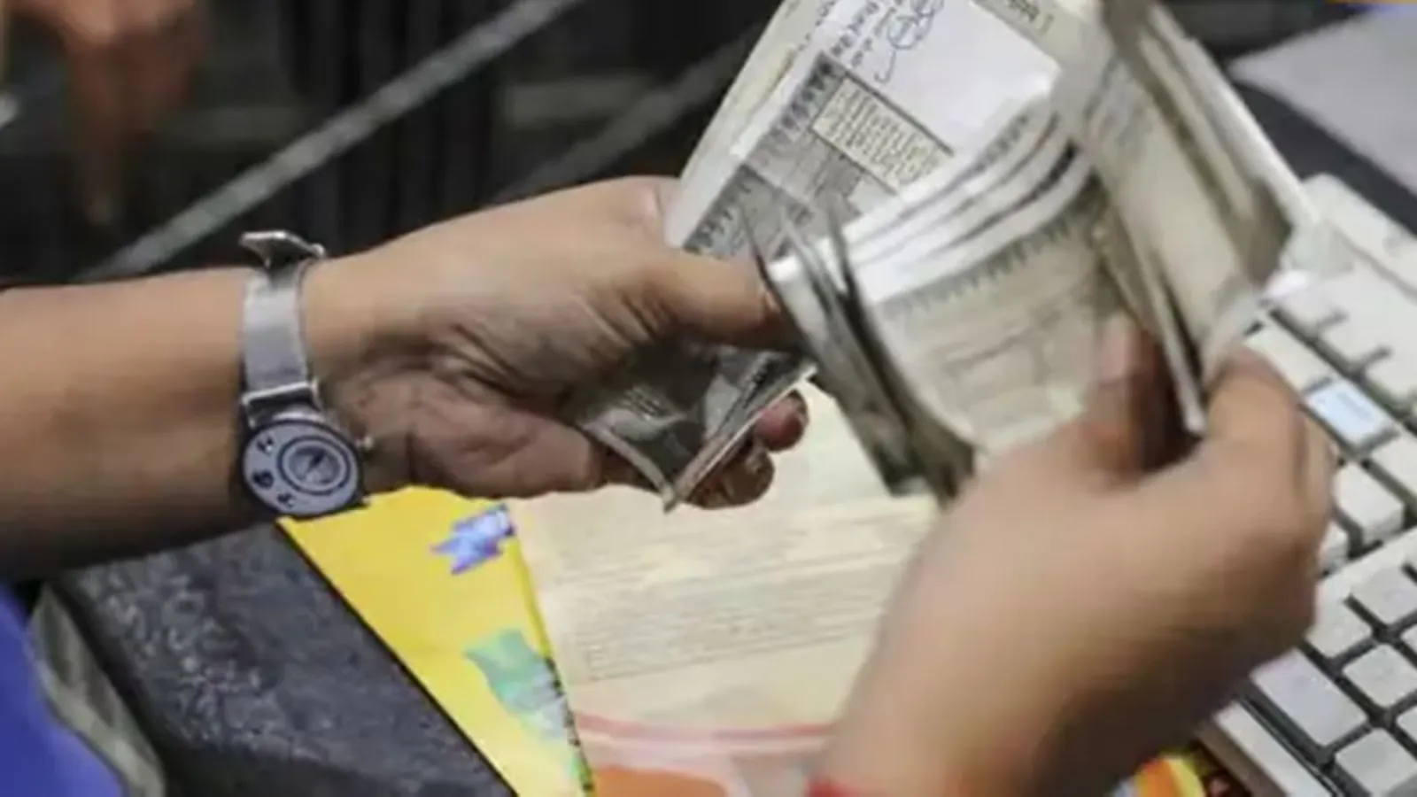 India's Women Borrowers Surge 14.2%, Lead Credit Growth