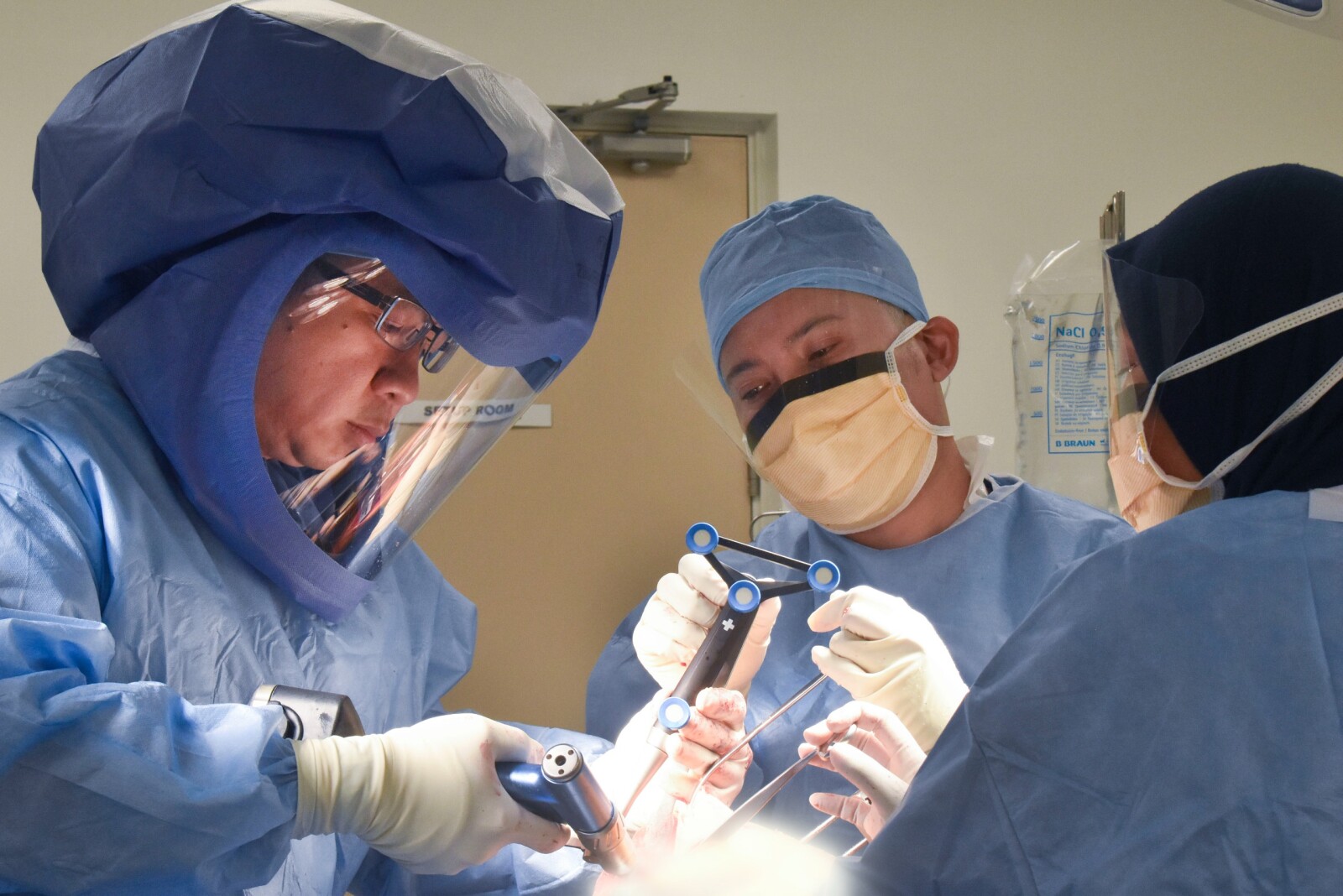 Malaysia Hospital Offers Robot Knee Surgery for $7,400 - Image 2
