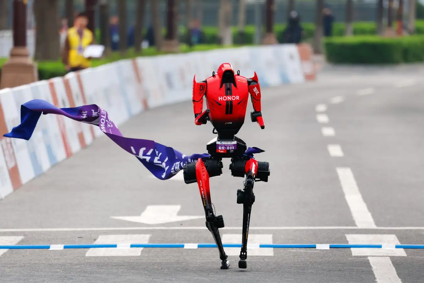 Robots Run Half-Marathon Faster Than Humans for First Time