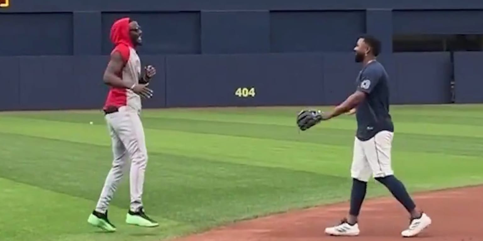 Elly De La Cruz Robs Friend with Diving Play After Pregame Laugh