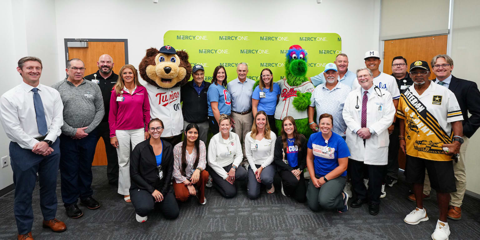 MLB Surprises 5 Cancer Patients With Field of Dreams Tickets