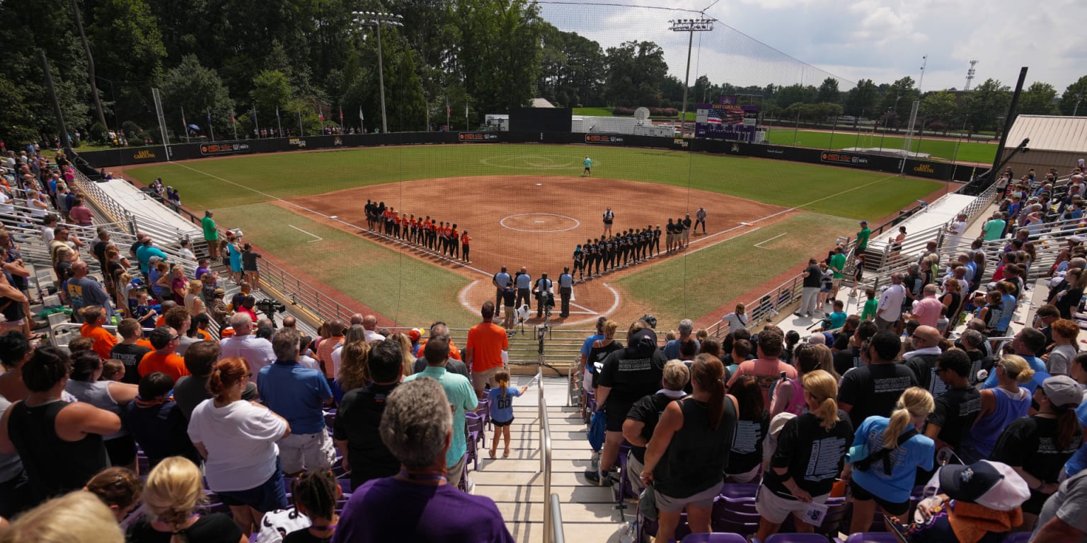 Kentucky and North Carolina Face Off for Softball Crown