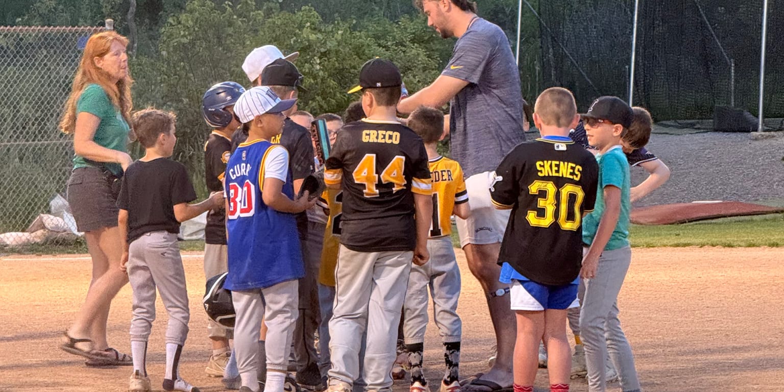 Pirates Star Paul Skenes Surprises Little League Practice