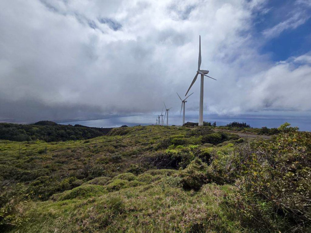 Maui Wind Farm Powers 17,000 Homes for 25 More Years