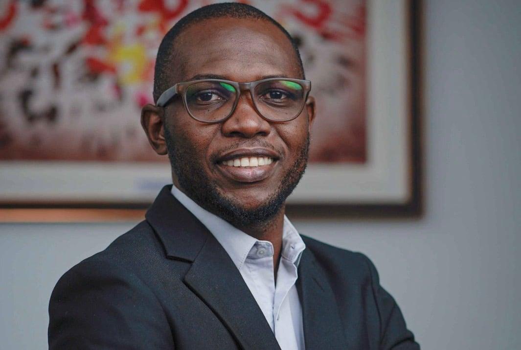 African journalist Kemi Busari working on fact-checking and verification efforts in Nigeria