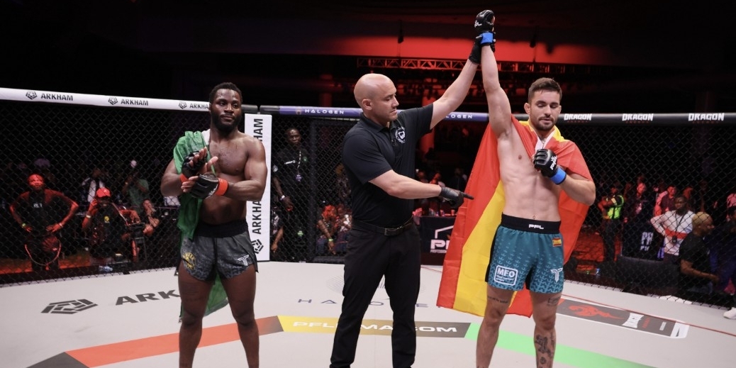 Nigerian Fighter's Flying Knee KO Electrifies Lagos Crowd