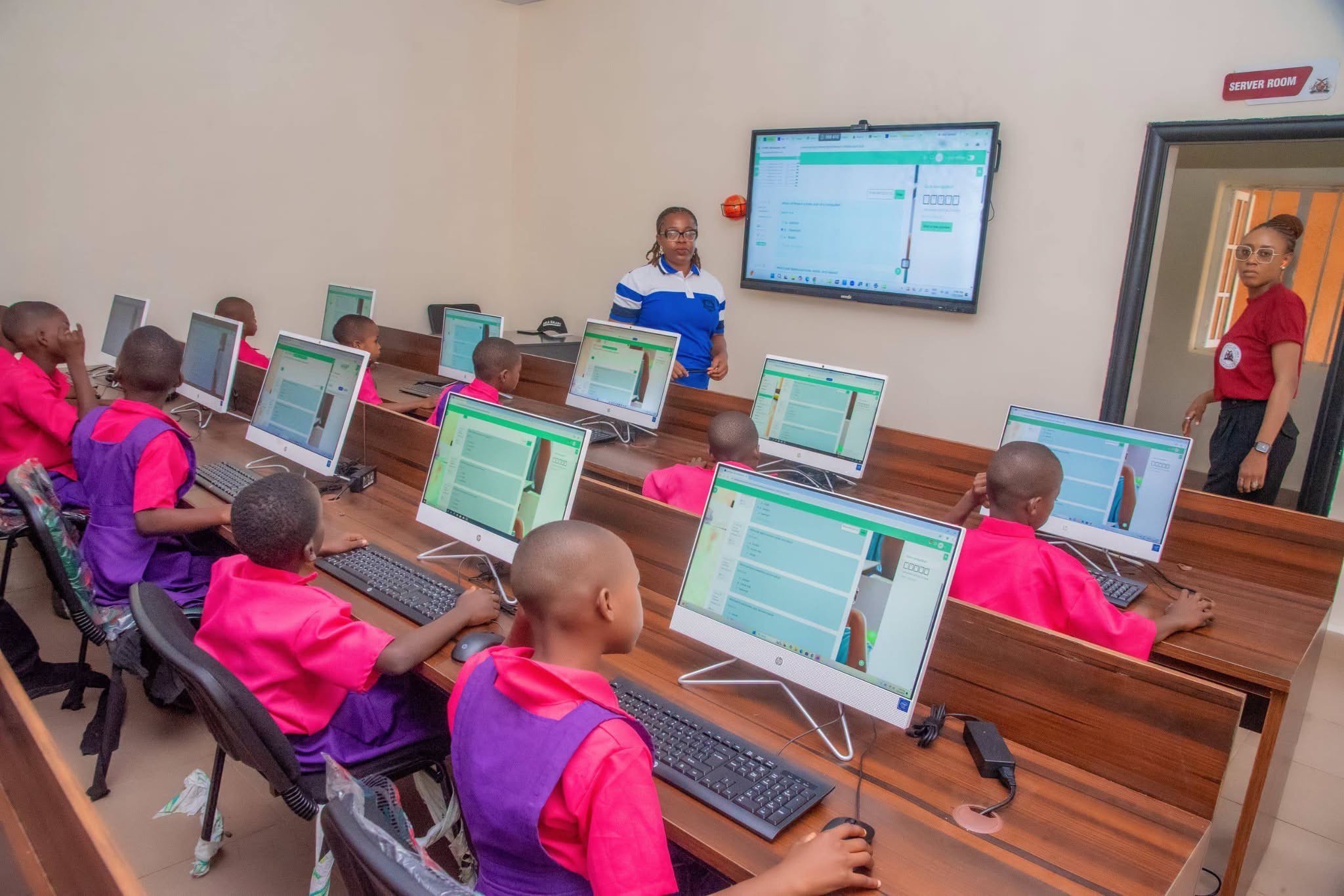 Nigerian Teachers Get Laptops for 20 Digital Schools