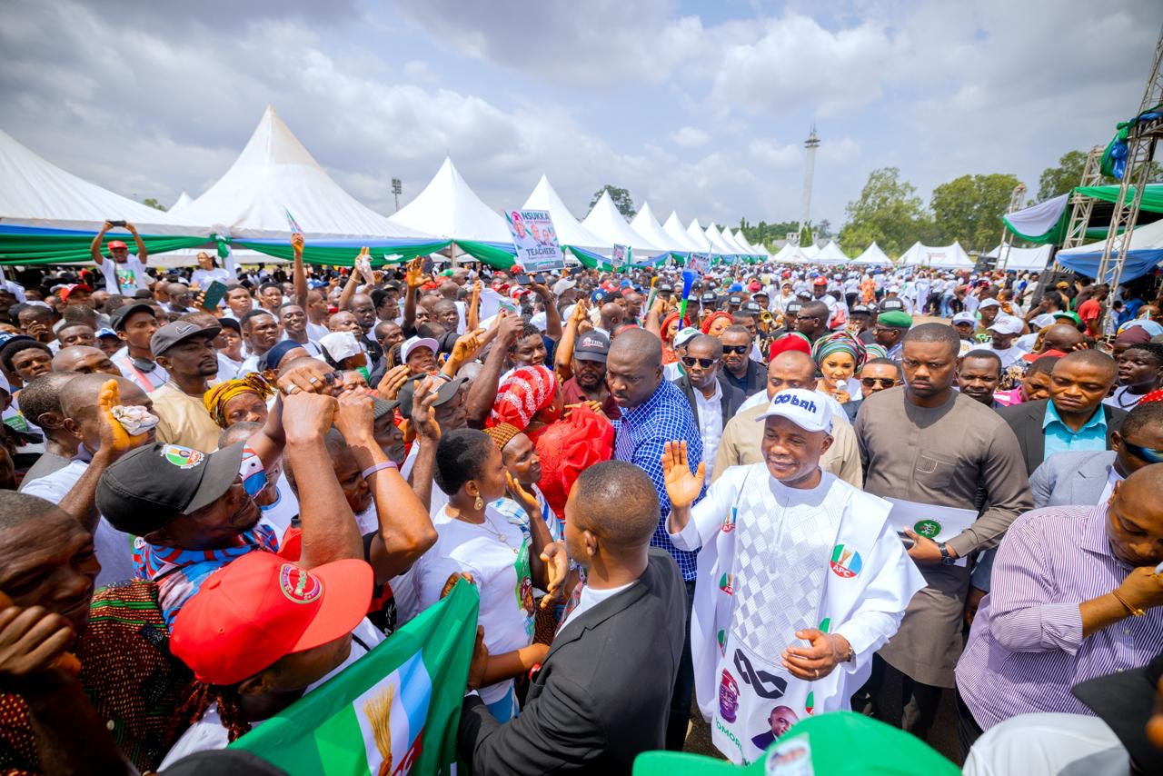 Nigeria Teachers Back Governor After Education Wins