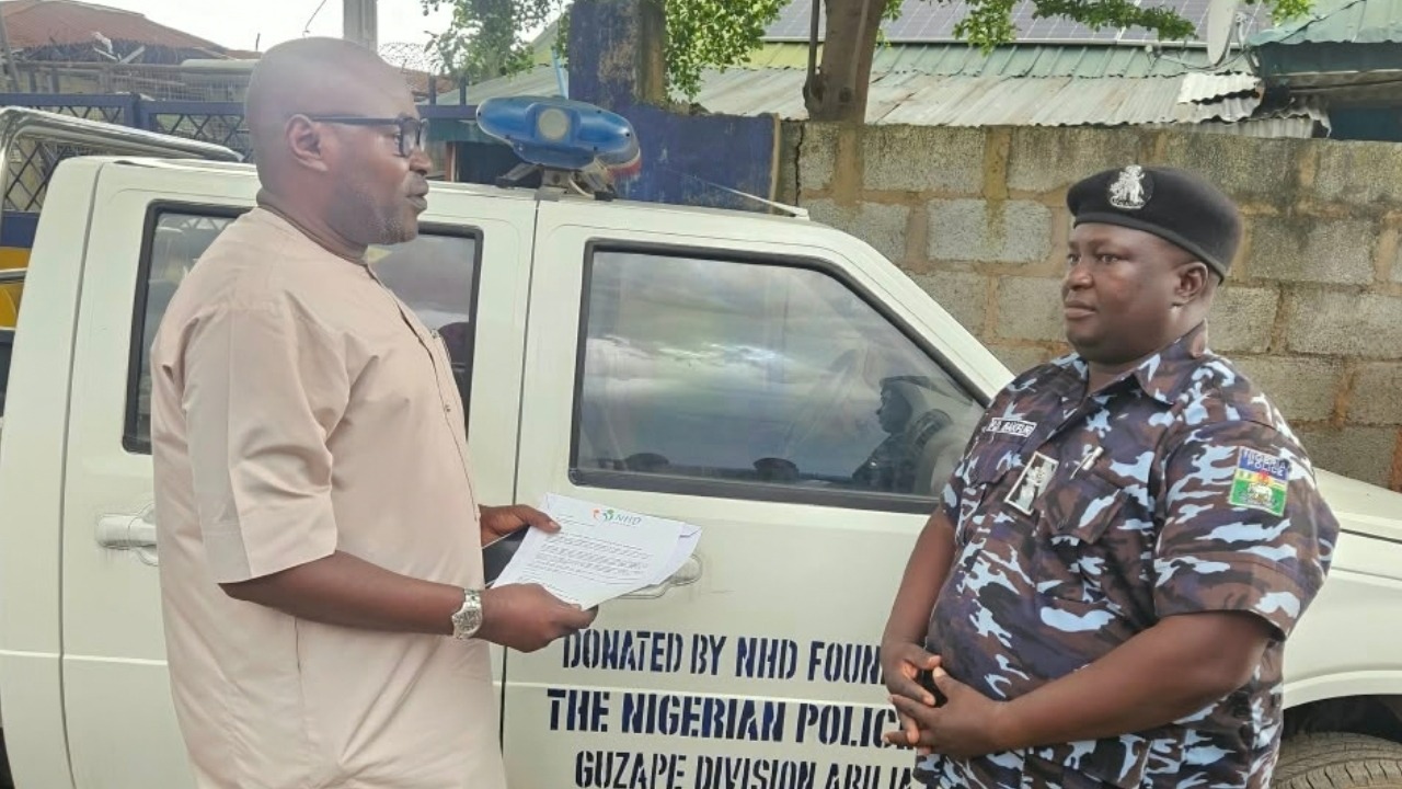 Nigerian Foundation Gives Police Truck and $4K in Abuja