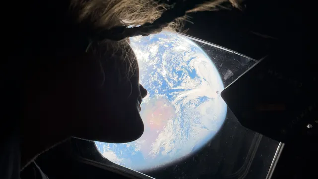 Artemis II Crew Spots 6 Meteorites Hit the Moon Live - Image 4