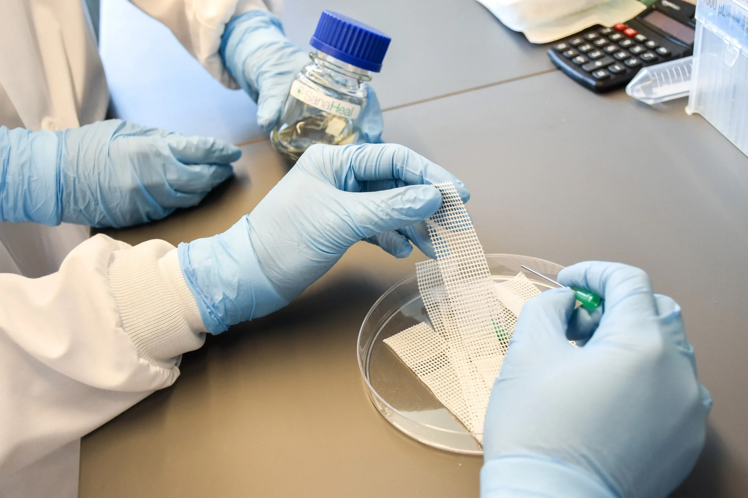 MIT Spinout Turns Surgery Stitches Into Sticky Notes