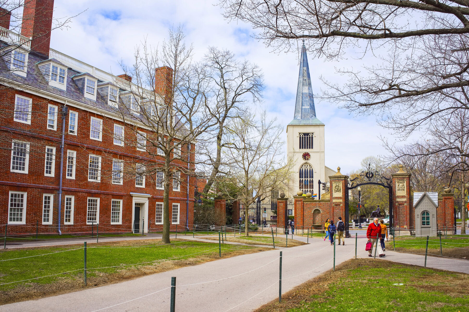 College Students Run Shelters for Homeless Classmates
