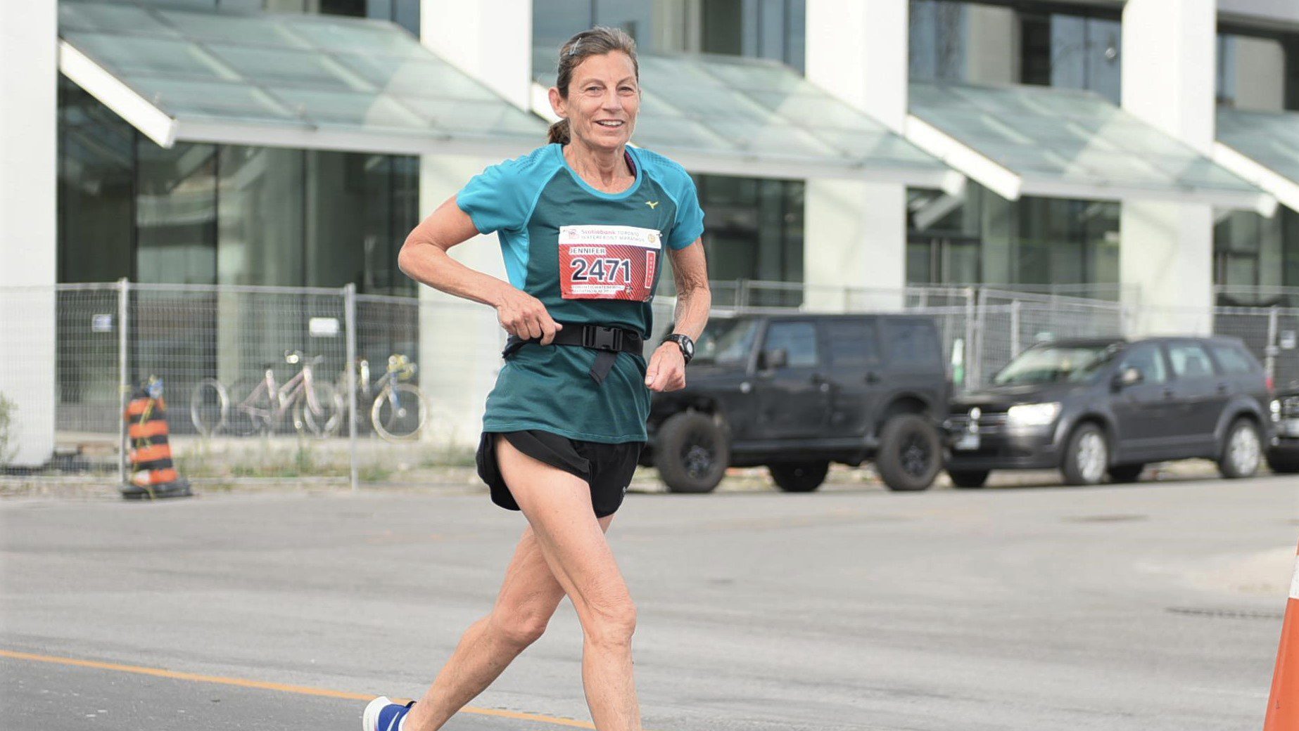 70-Year-Old Runs Marathon World Record in 3:23:59 - Image 2
