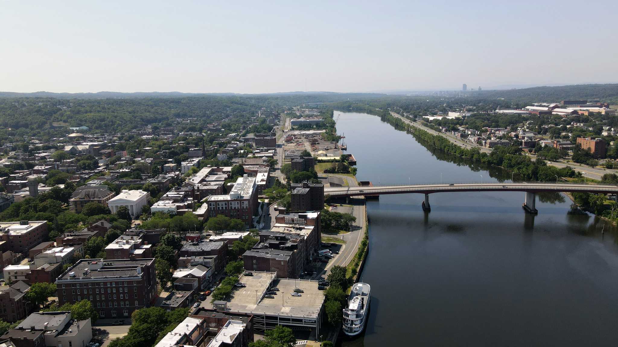 Stranger Dives Into Hudson River, Saves 8-Year-Old Girl
