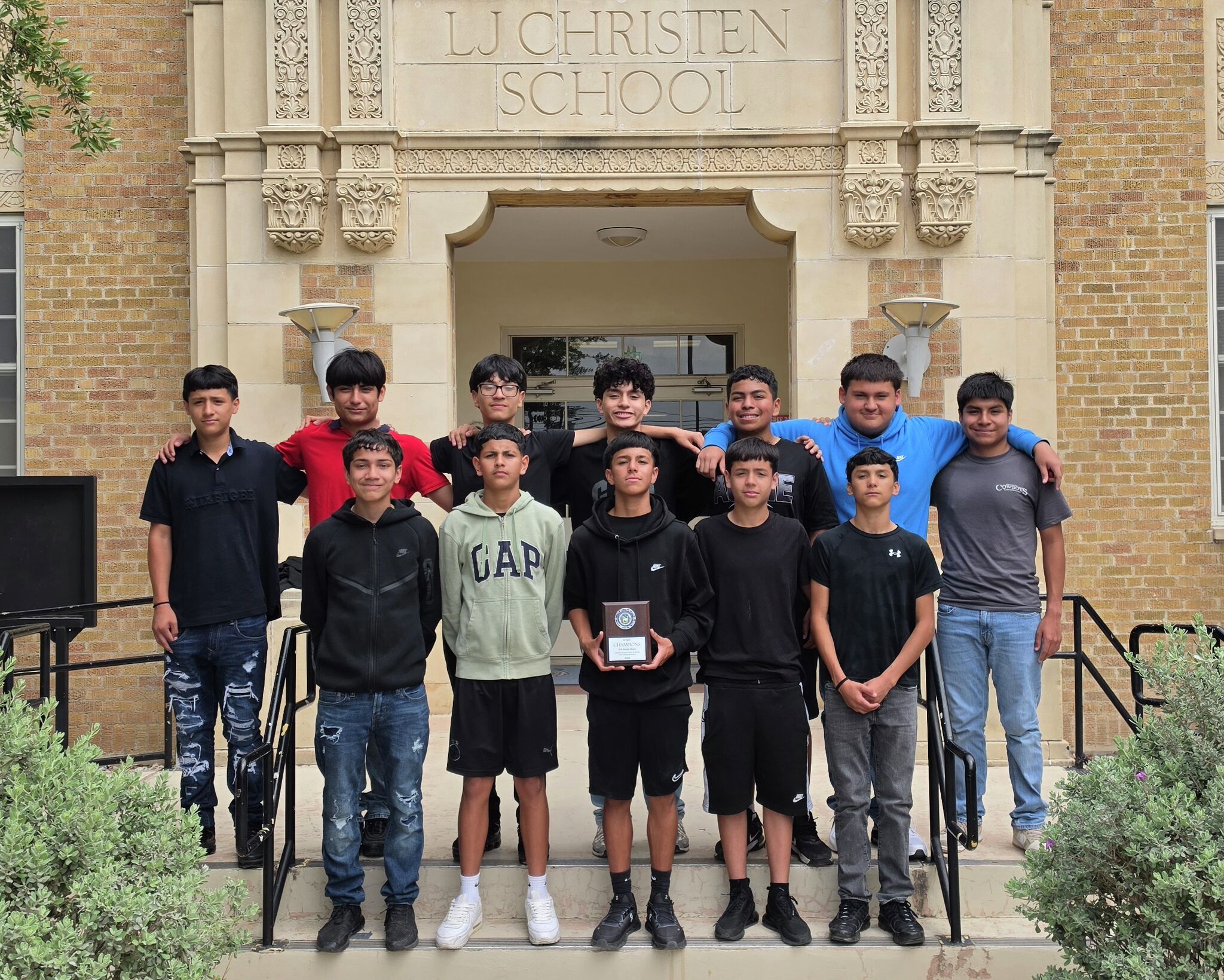 12 Seventh Graders Win Laredo City Track Championship