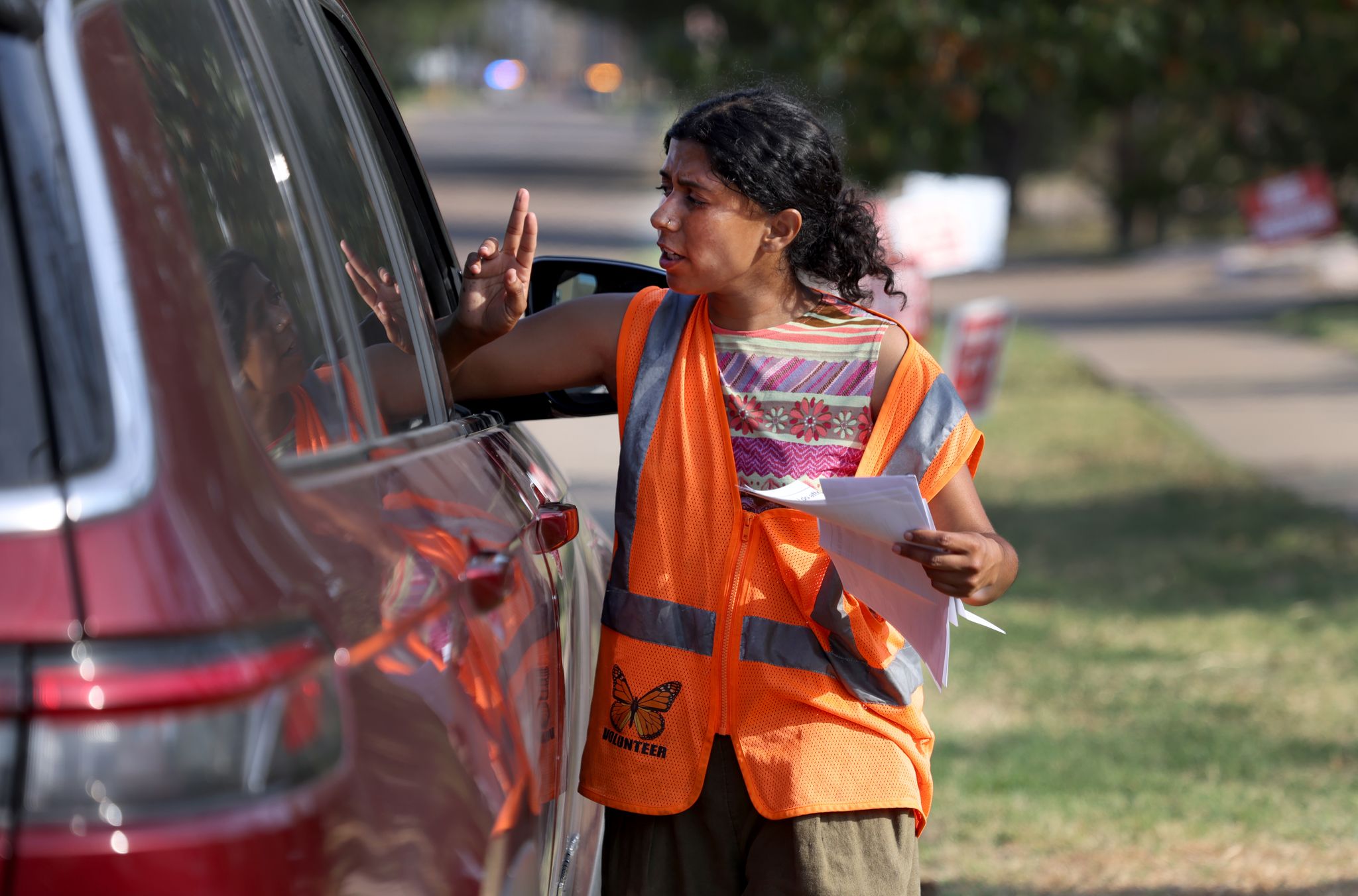 Dallas Volunteers Help Migrant Families Daily at ICE Office