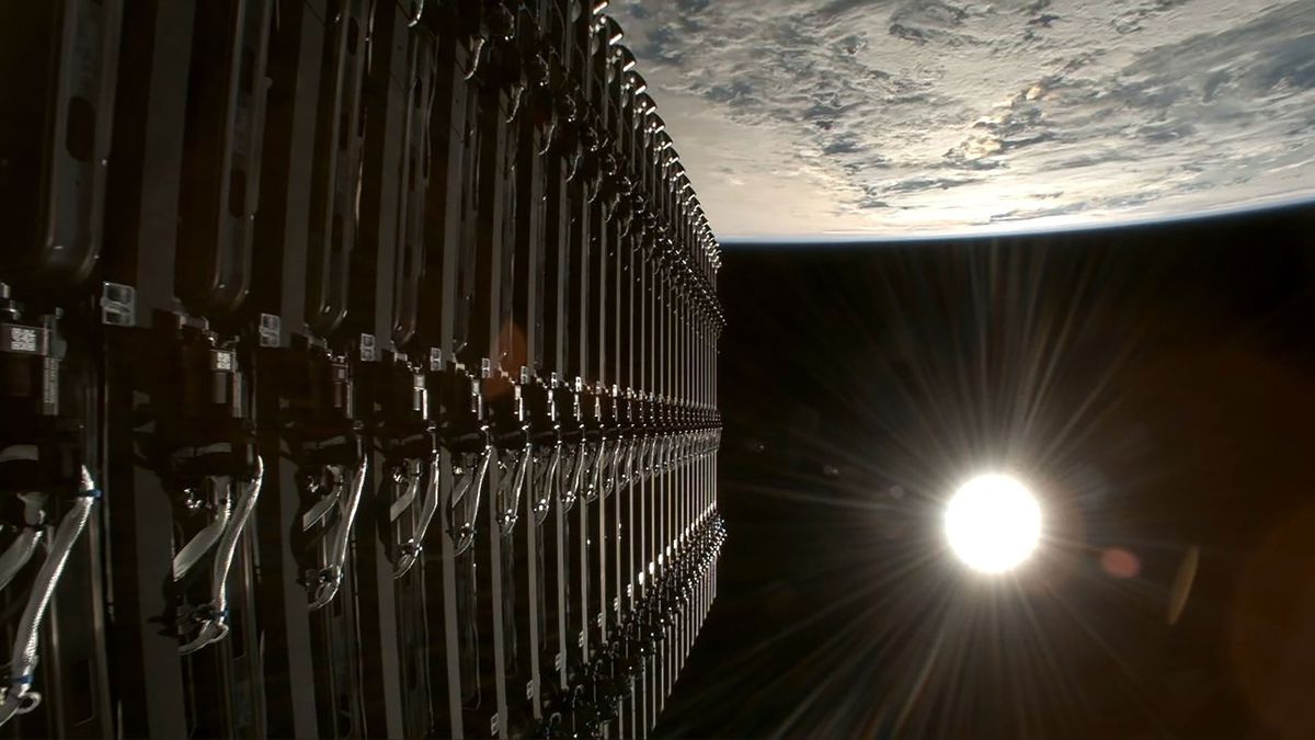 Logos Space Wins FCC Approval for 4,000 Internet Satellites